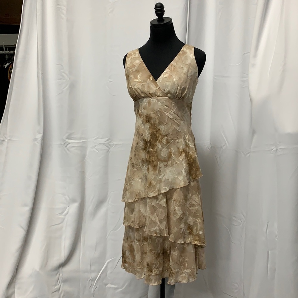 Sleeveless satin textured/layered dress.